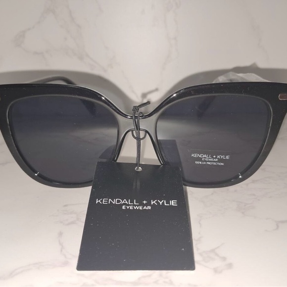 Kendall & Kylie Accessories - 🔥🔥⚡️⚡️ MOVING SALE NEW Kendall & Kylie Black Cat Eye Women’s Sunglasses